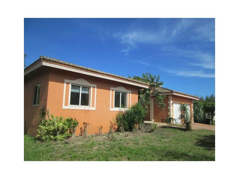 Property Photo:  20221 SW 79 Av  FL 33189 