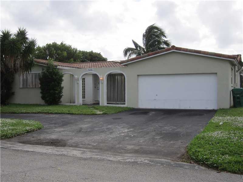 Property Photo: 7648 Harbour Bl FL 33023