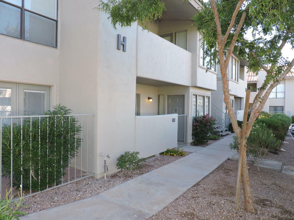 Property Photo:  1840 E Morten Avenue 133  AZ 85020 