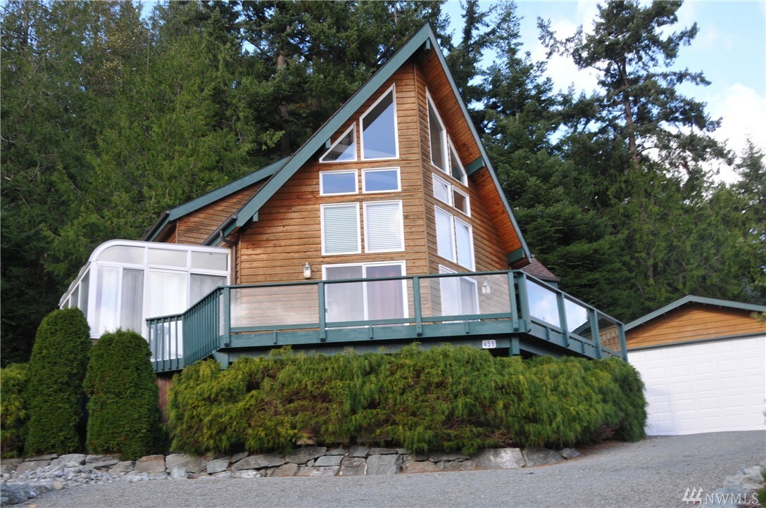 Property Photo: 459 Klickitat Dr WA 98257