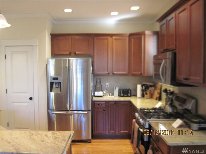 Property Photo: 11121 SE 234th Place WA 98031