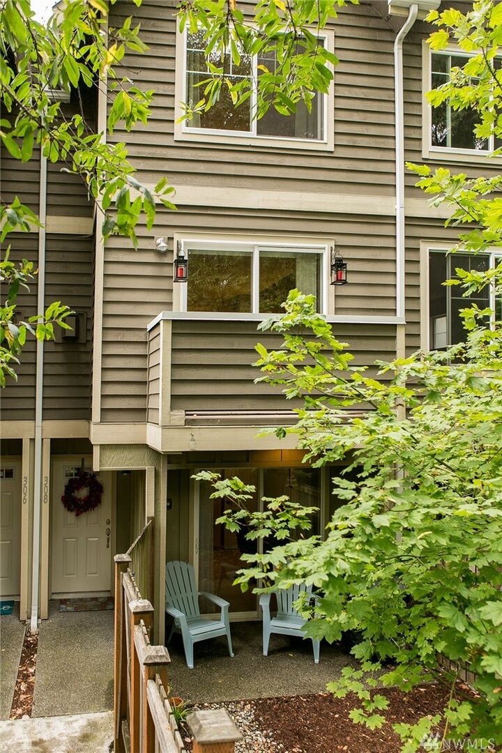 Property Photo: 308 N 138th St WA 98133