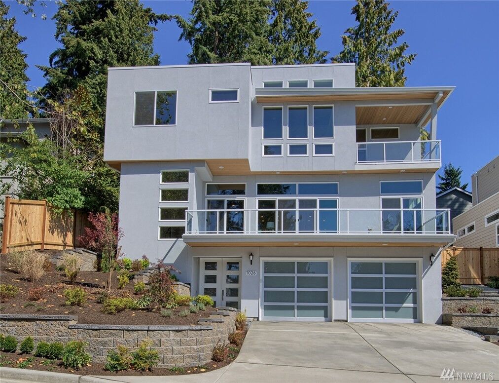 Property Photo:  1026 106th Ave SE  WA 98004 