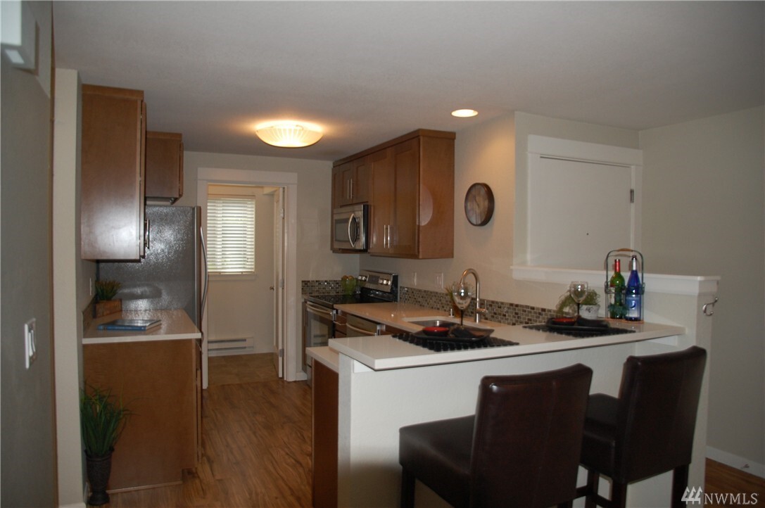 Property Photo: 712 Kirkland Cir A104 WA 98033