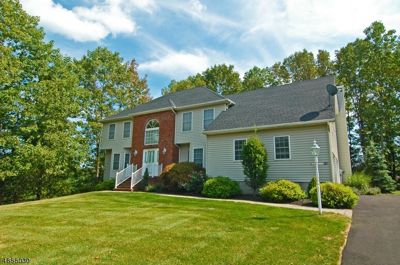 Property Photo:  132 Brandon Court  NJ 08853 