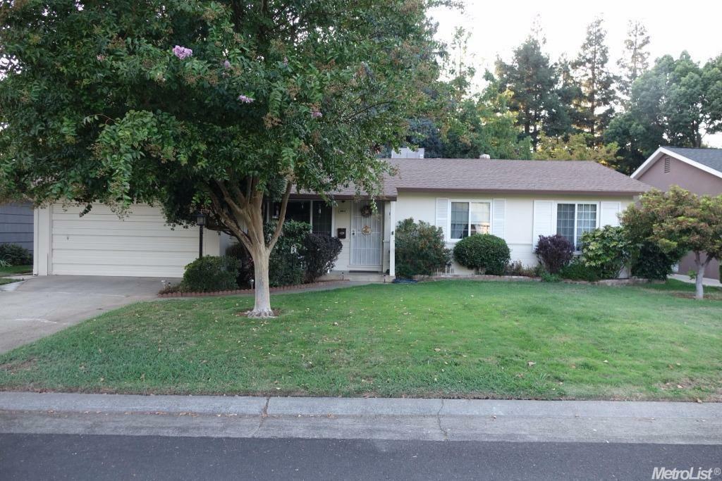 Property Photo:  3011 Sandhurst Court  CA 95821 