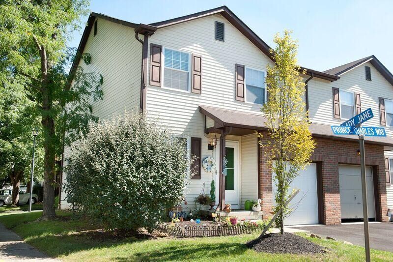 Property Photo:  4802 Prince Charles Way  OH 43026 