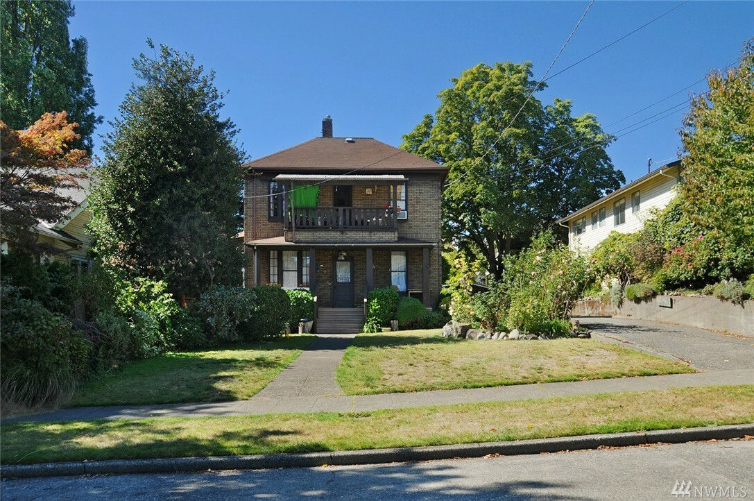 4131 Corliss Ave N  Seattle WA 98103 photo