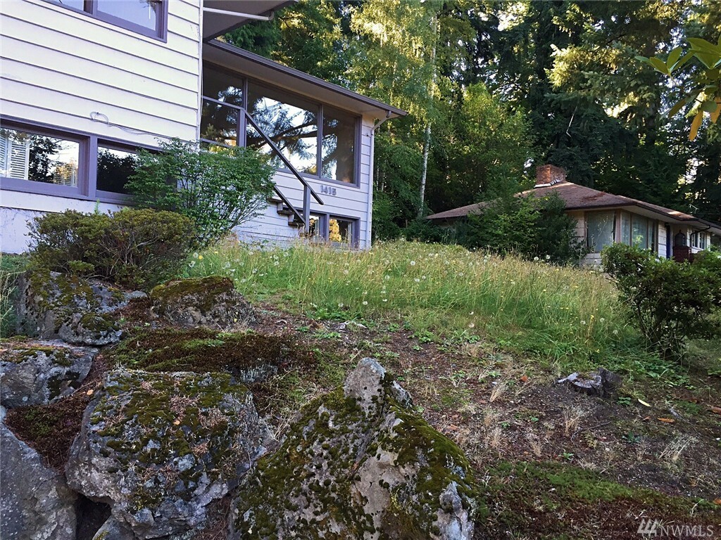 Property Photo:  1415 109th Ave SE  WA 98004 