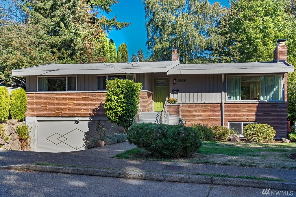 Property Photo:  10614 60th Ave S  WA 98178 