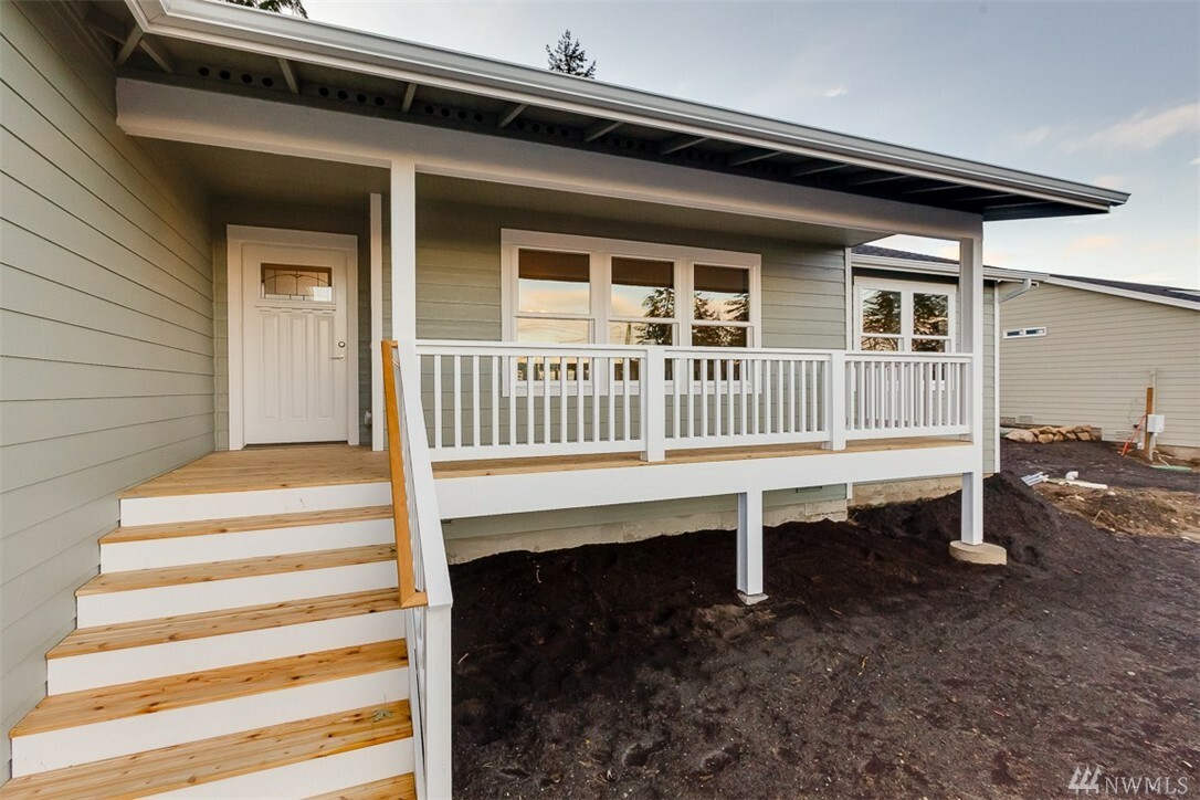 Property Photo: 1924 SE Camano Dr WA 98282