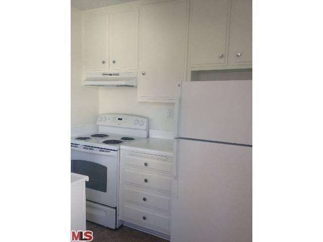 Property Photo:  1833 Normandie Ave 208  CA 90027 