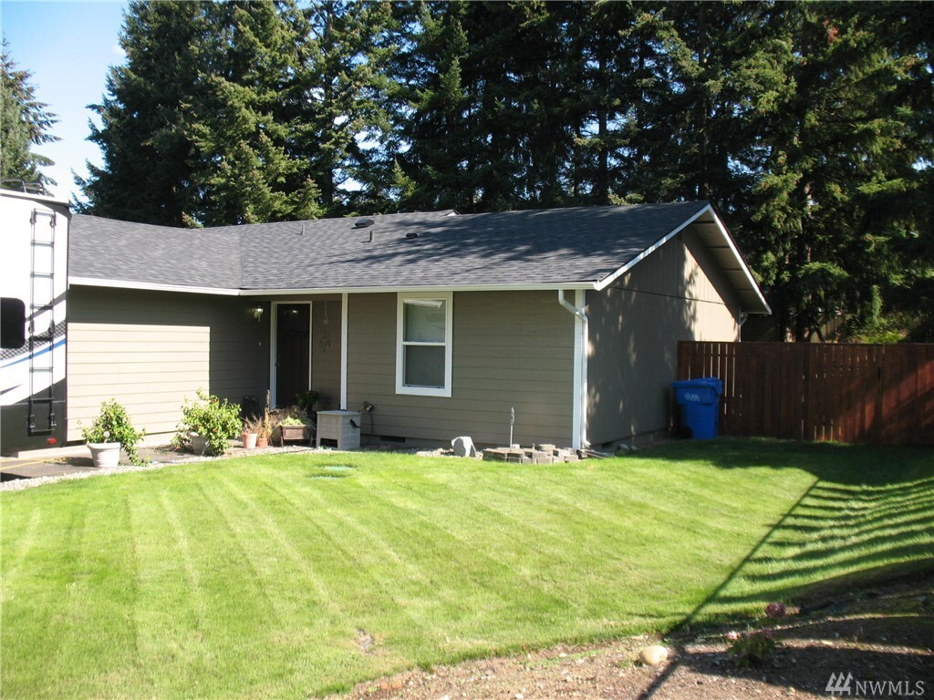 Property Photo: 14217 107th Av Ct E WA 98374