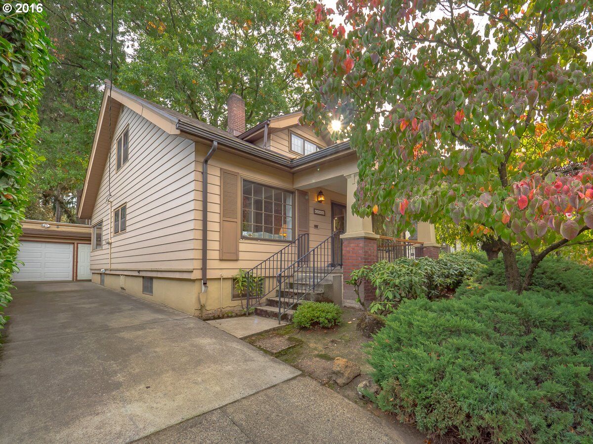 Property Photo: 2556 NW Pettygrove St OR 97210