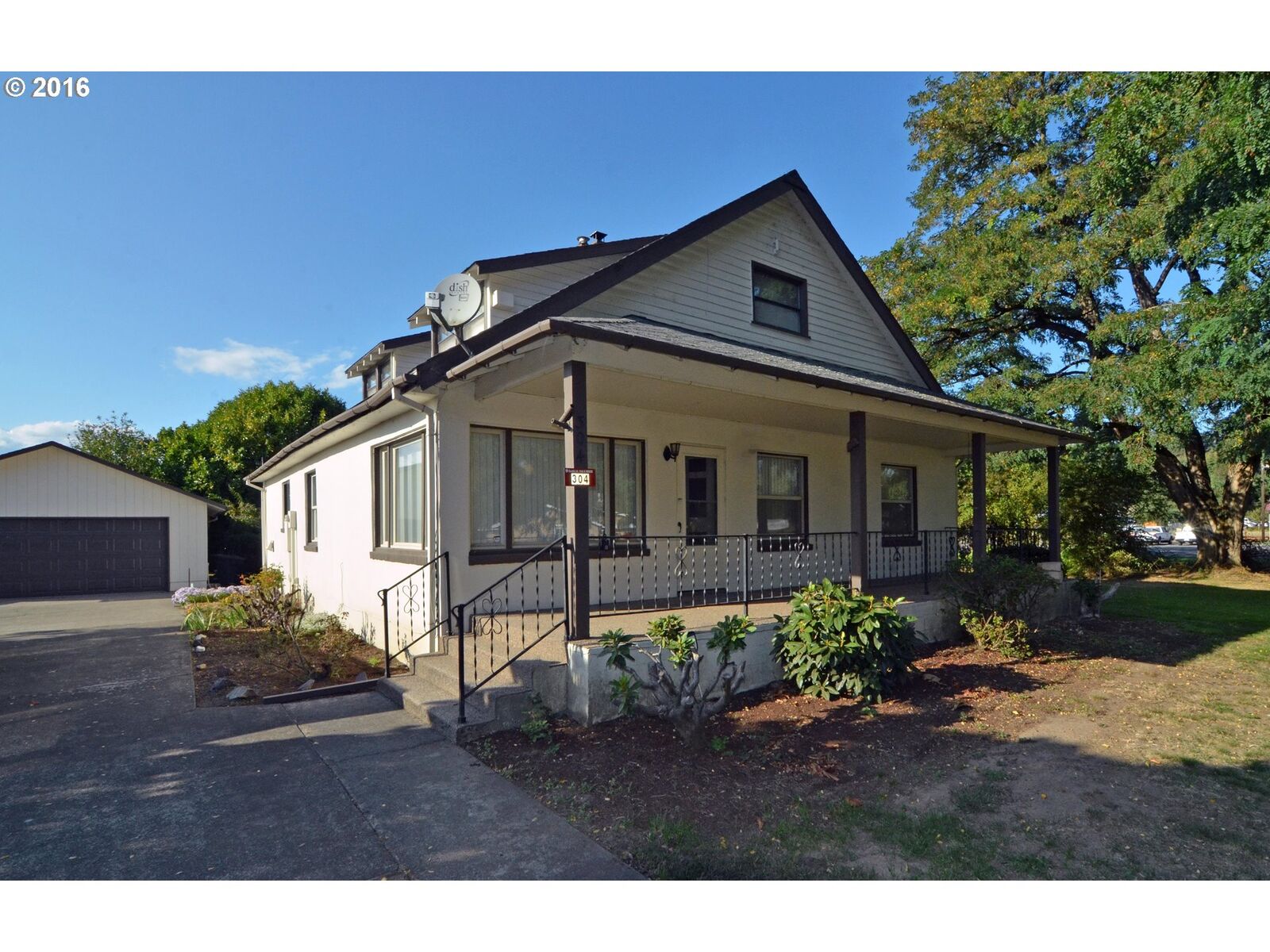 Property Photo:  304 E Scott Ave  WA 98674 