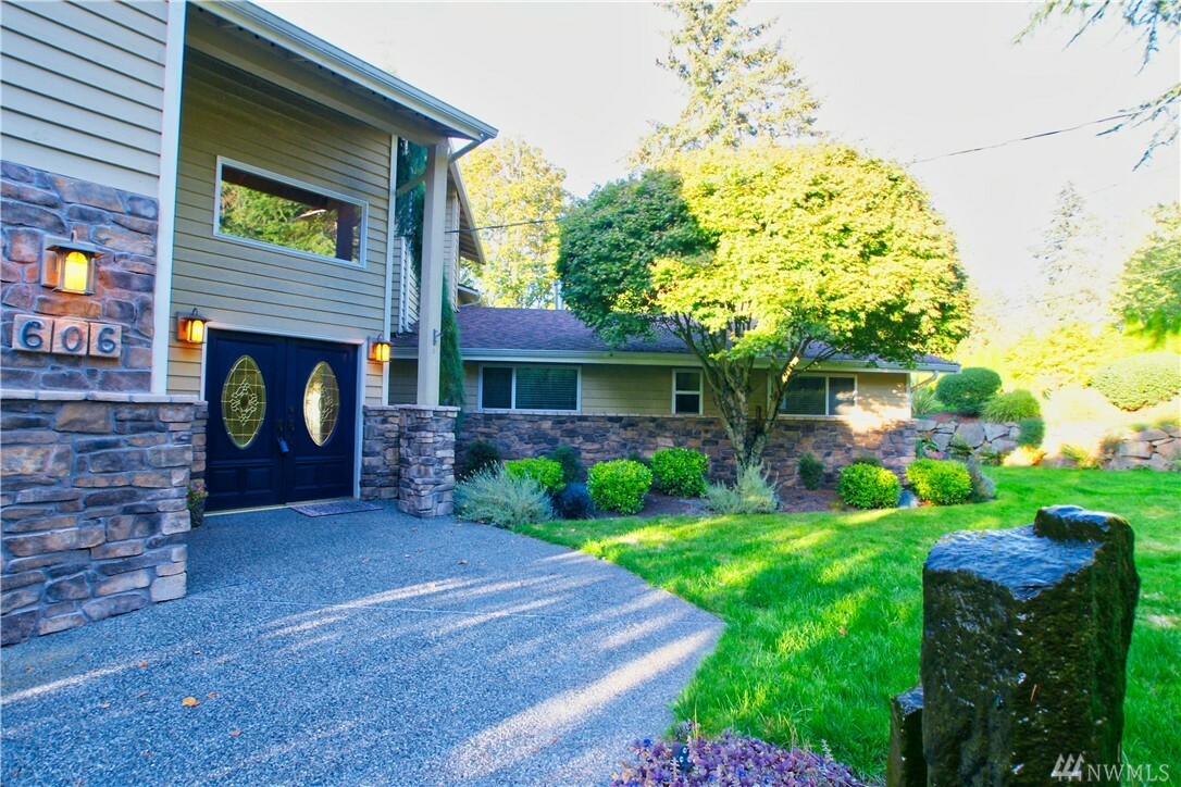 Property Photo: 606 Marine View Place WA 98275