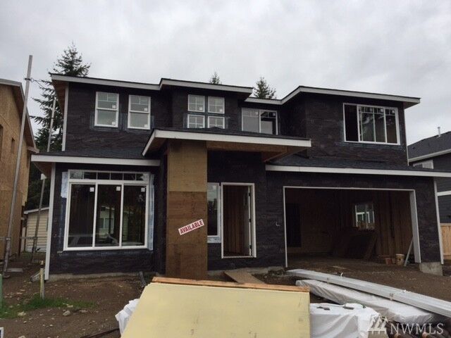 Property Photo:  4020 NE 20 St  WA 98056 