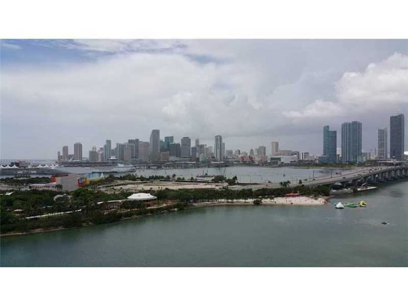 Property Photo:  1000 Venetian Way 1502  FL 33139 