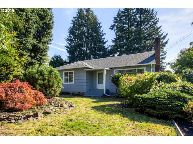 Property Photo: 3520 SE Risley Ave OR 97267