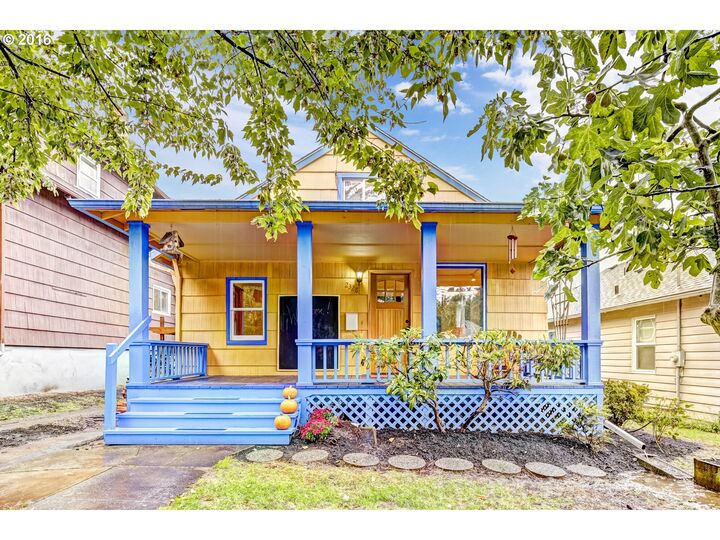 2328 SE Tibbetts St  Portland OR 97202 photo