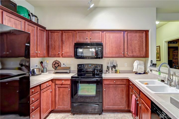 Property Photo: 14915 38 (Dd) Drive SE 1016 WA 98012