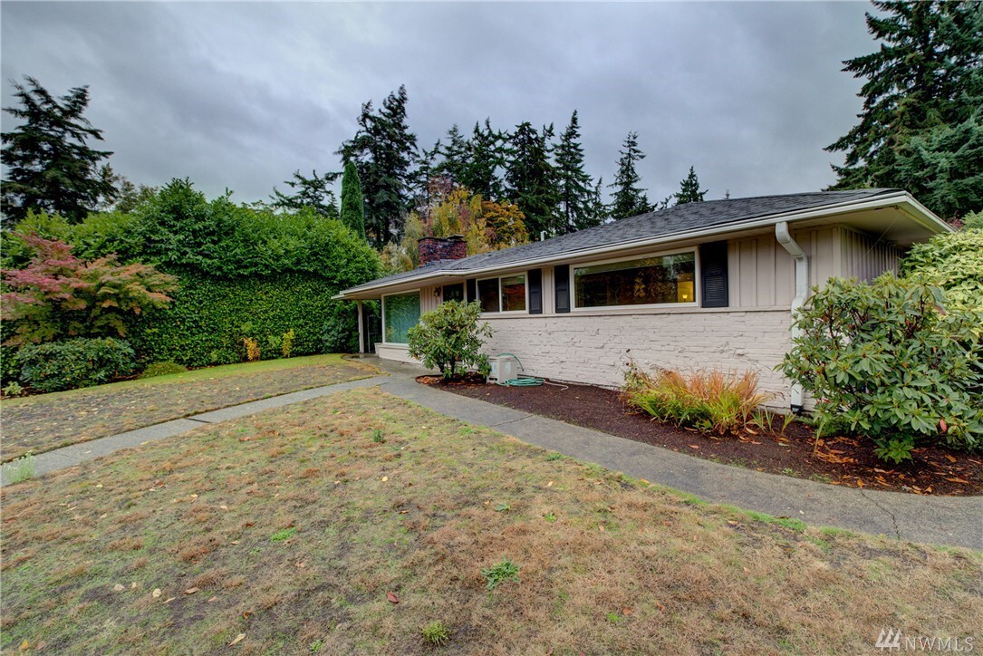 1815 100th Ave NE  Bellevue WA 98004 photo