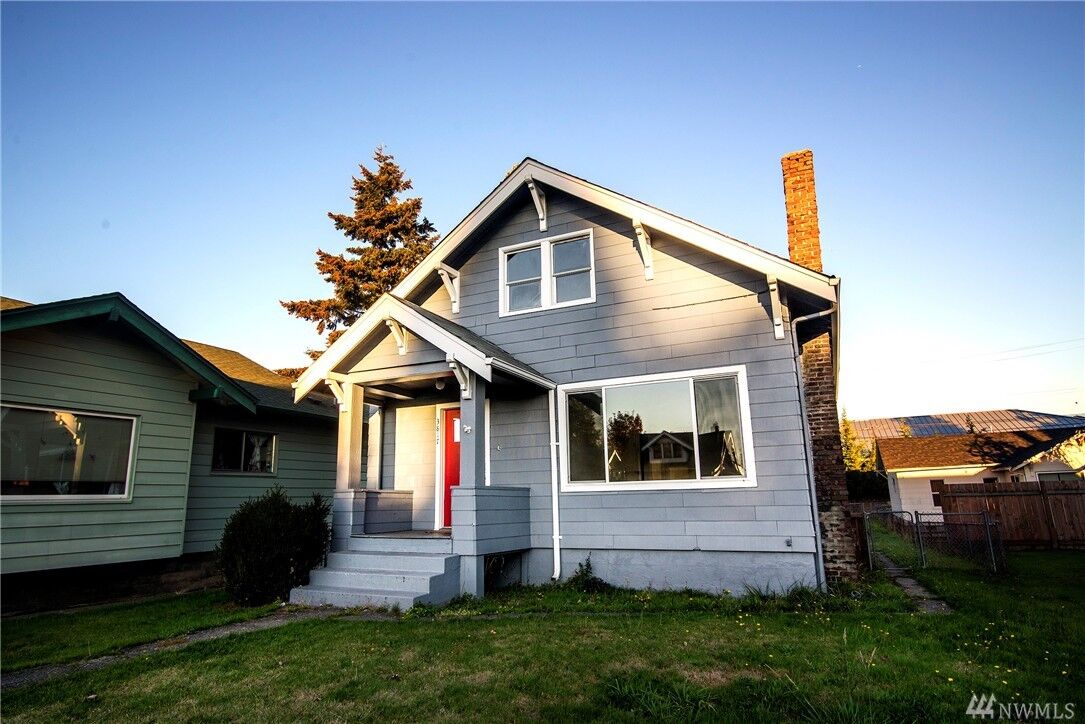 Property Photo: 3817 S D St WA 98418