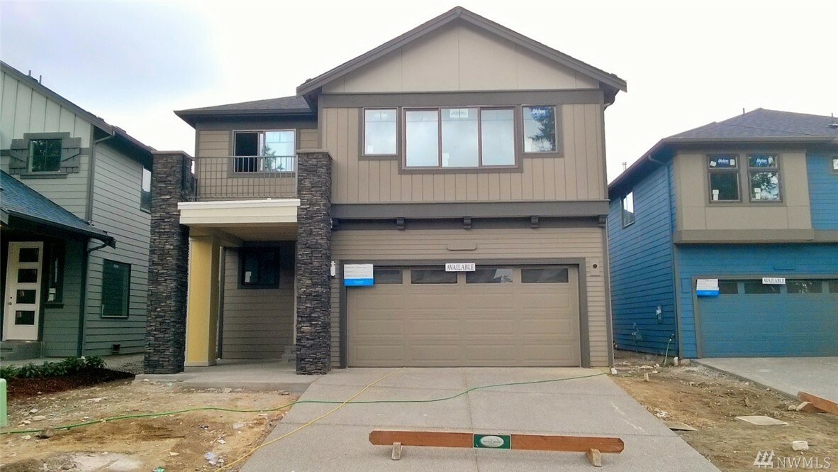 Property Photo: 18320 15th Ave W 22 WA 98037