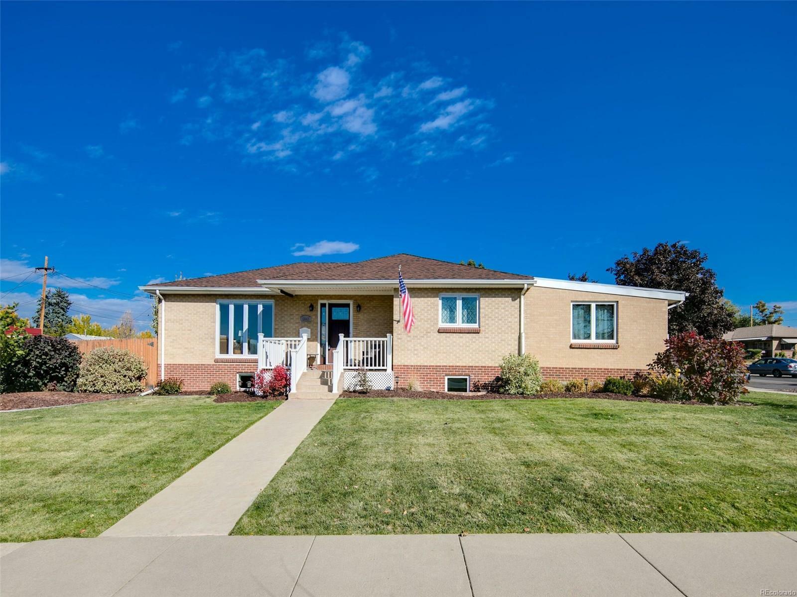 Property Photo:  2945 East 26th Avenue Parkway  CO 80205 