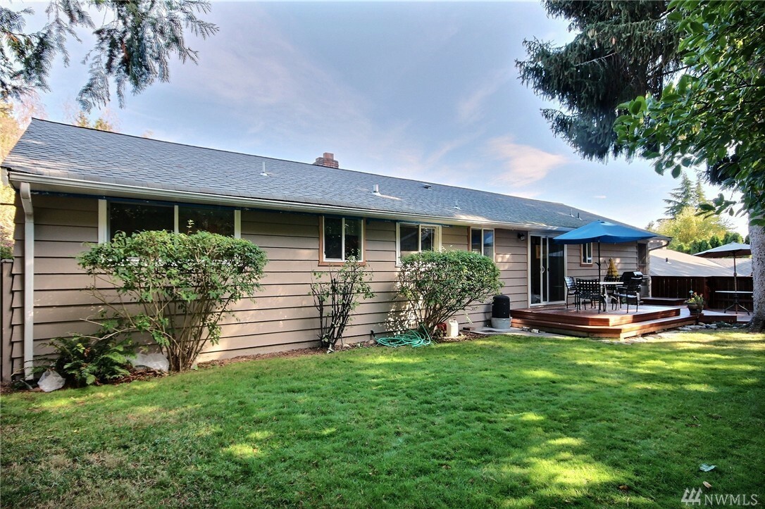 Property Photo:  19105 108th Ave NE  WA 98011 