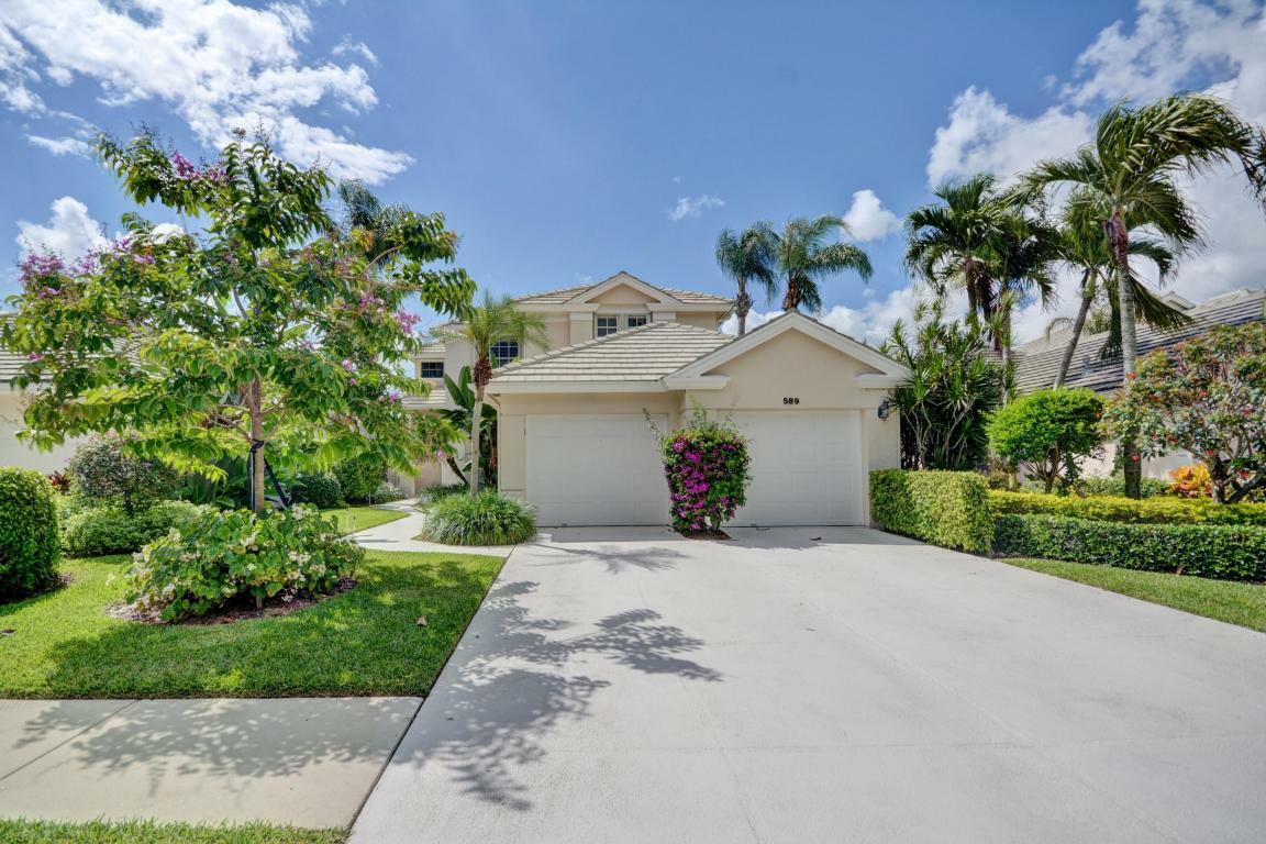 Property Photo: 589 Masters Way FL 33418