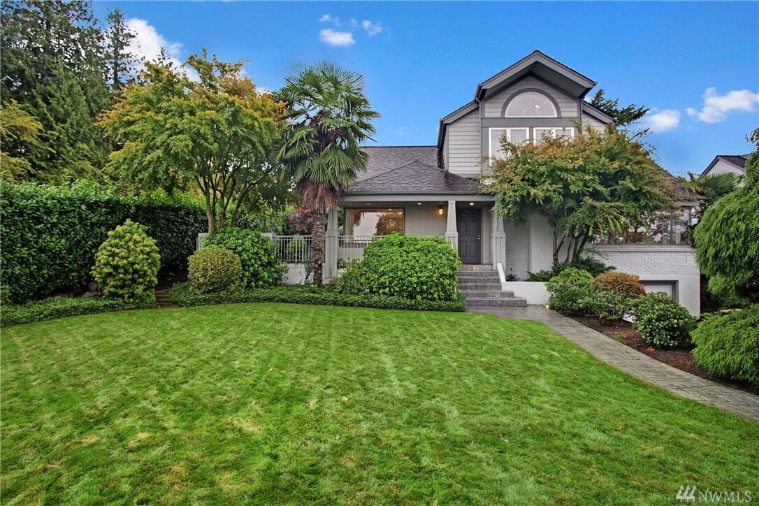 Property Photo:  3971 Lake Washington Blvd S  WA 98118 