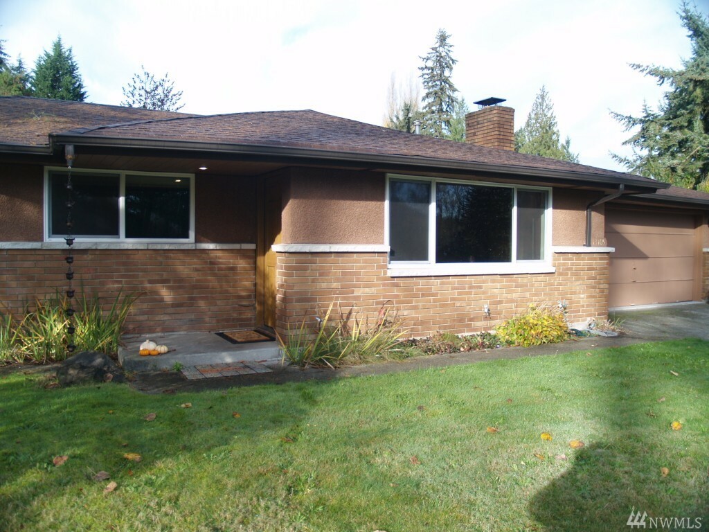 Property Photo: 13105 162 Ave SE WA 98059