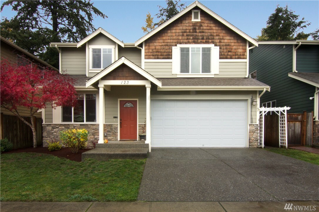 Property Photo:  123 195th Place SW  WA 98012 