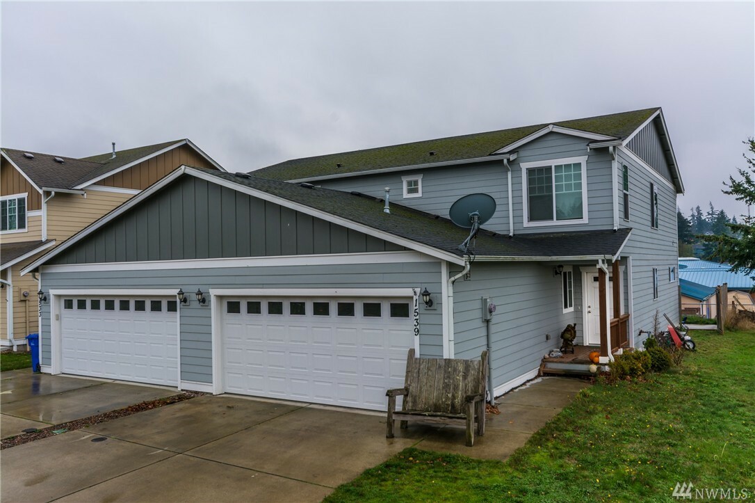 Property Photo:  1539 NW 5th Ave  WA 98277 