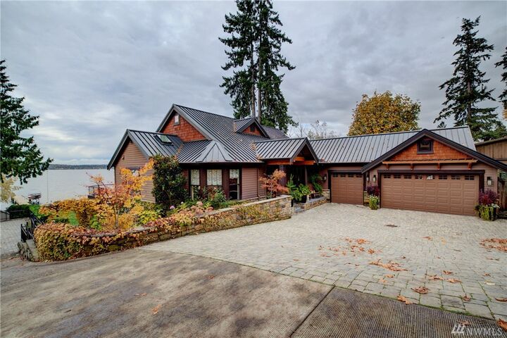 Property Photo:  1433 10th St W  WA 98033 