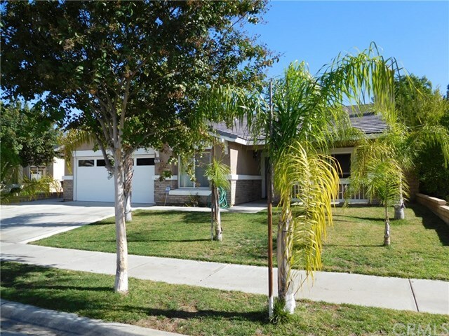 Property Photo:  876 Aria Road  CA 92543 