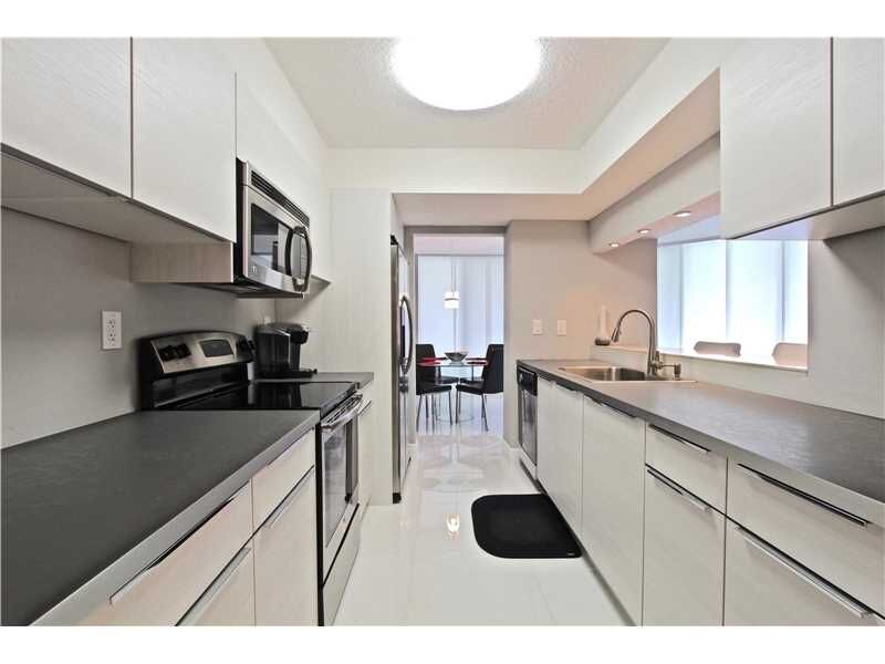 Property Photo: 21085 NE 34th Ave 103-1 FL 33180