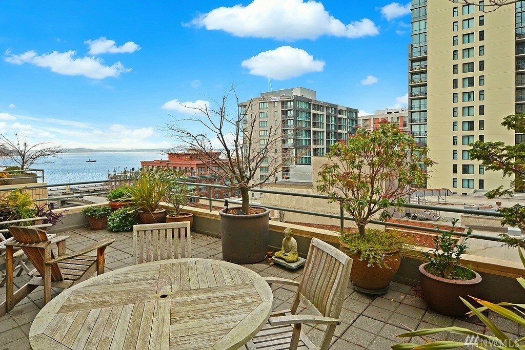 Property Photo:  1107 1st Ave 708  WA 98101 