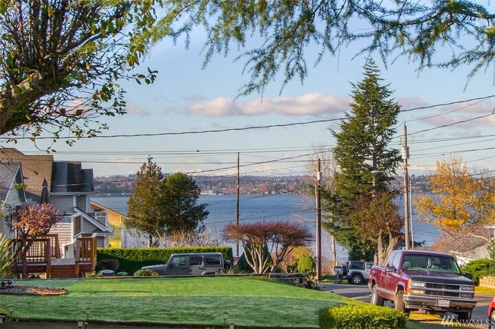 813 N 31st St  Renton WA 98056 photo