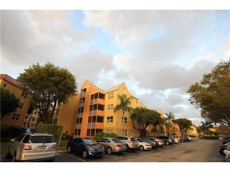 Property Photo:  8333 Lake Dr 202  FL 33166 