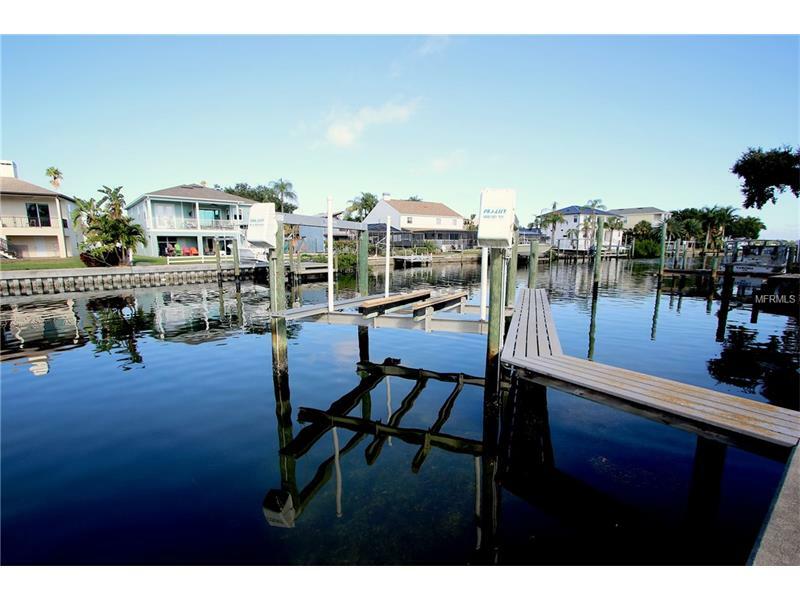 Property Photo:  2059 Bayou Grande Boulevard NE  FL 33703 