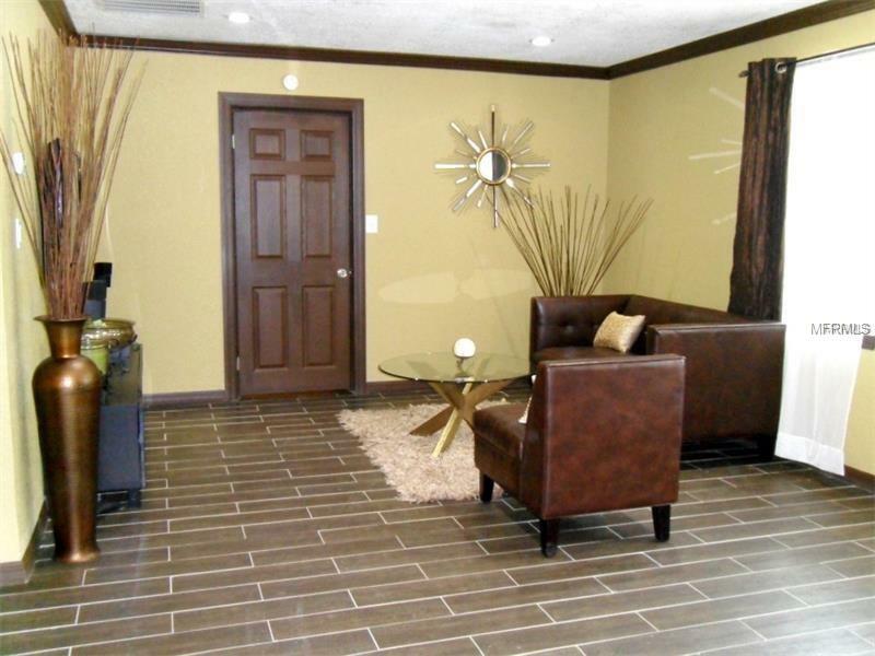 Property Photo: 1610 Curry Ford Road FL 32806