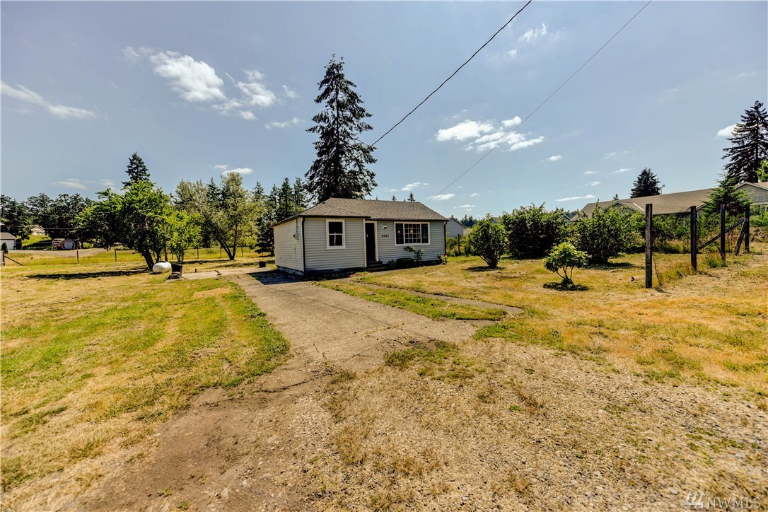 Property Photo: 3524 232nd St E WA 98387