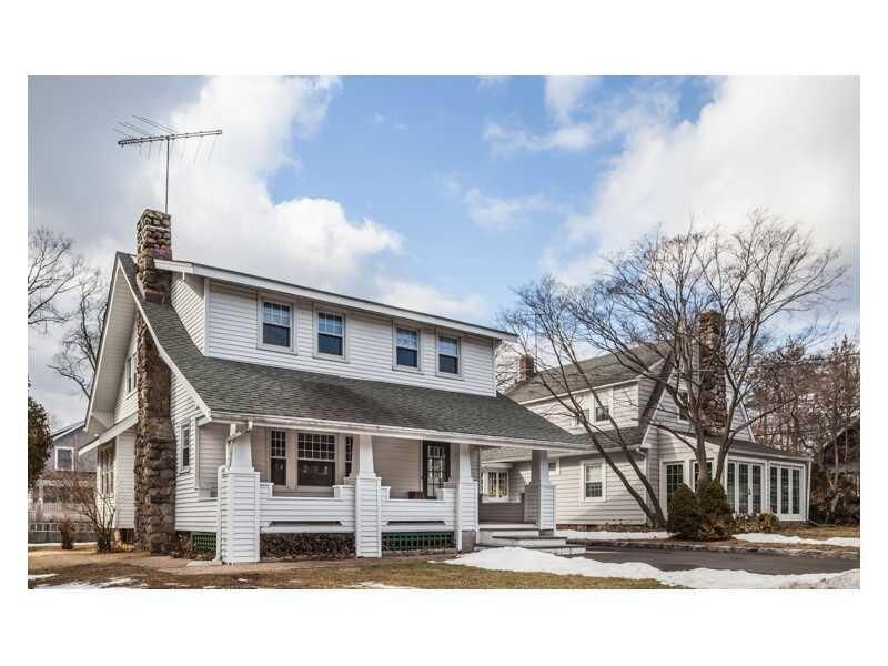 Property Photo:  