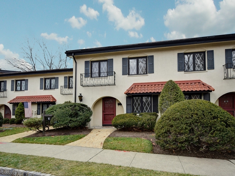 Property Photo: 1 Dorado Dr 1-B NJ 07960