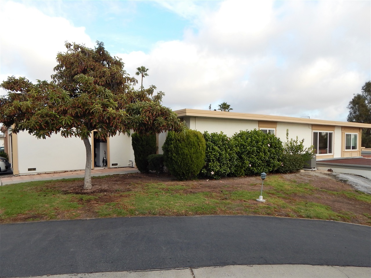 Property Photo:  3747 Vista Campana 72  CA 92057 