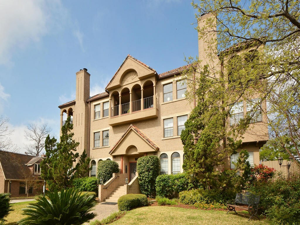 Property Photo:  1704 West Avenue 302  TX 78701 