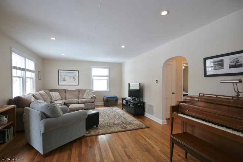 Property Photo: 411 Hale St NJ 08534