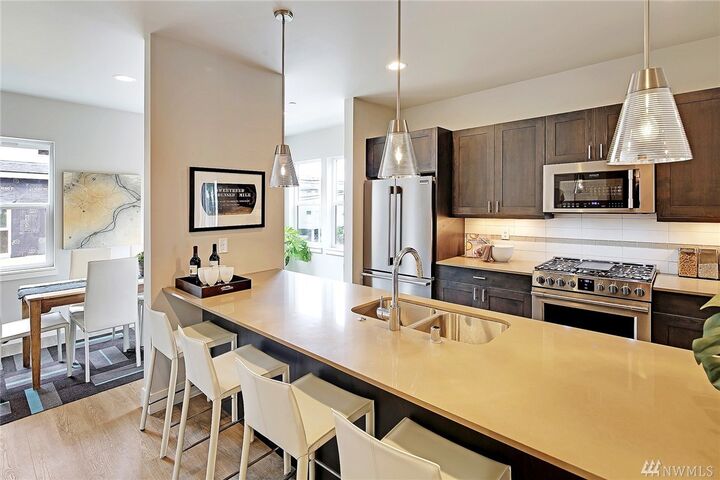 Property Photo: 18238 73rd Ave NE 101 WA 98028